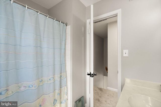 13513 KING CHARLES DR, Chantilly, VA 20151