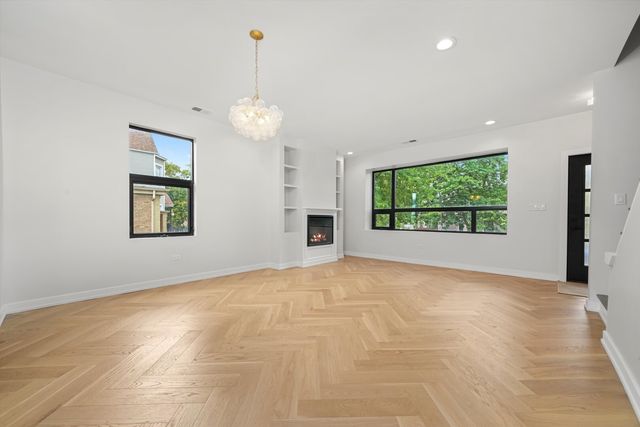 3027 N Elbridge Avenue, Chicago, IL 60618