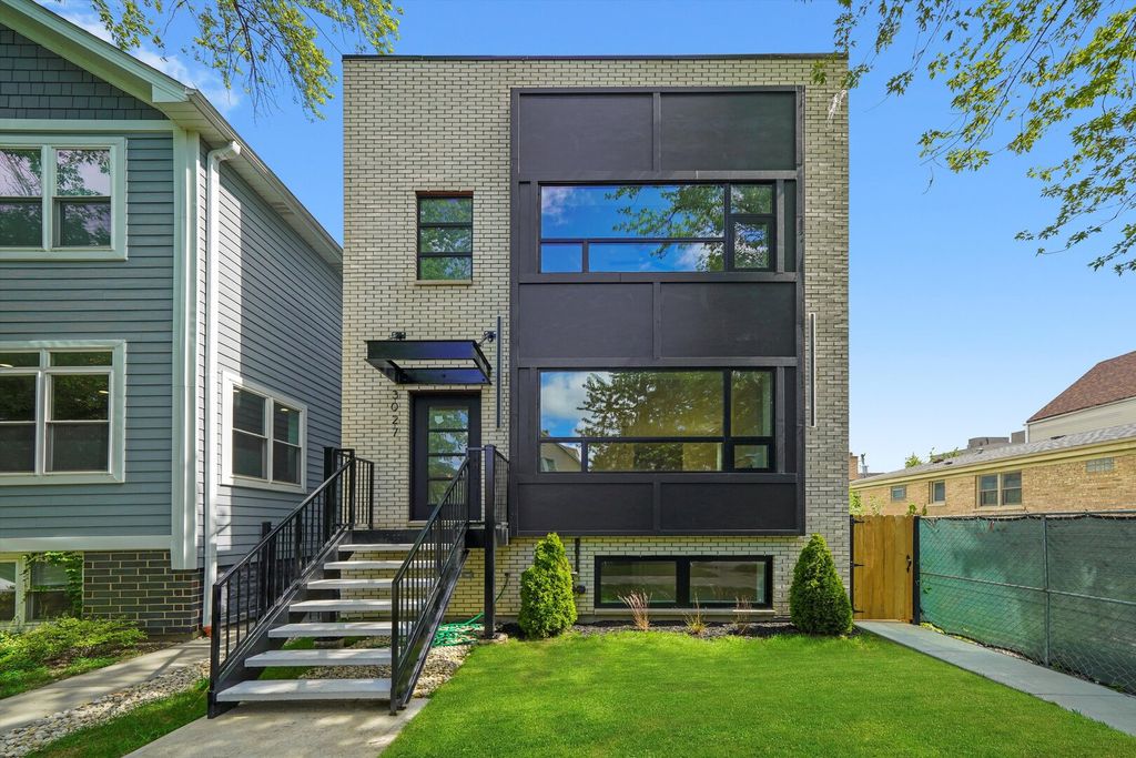 3027 N Elbridge Avenue, Chicago, IL 60618