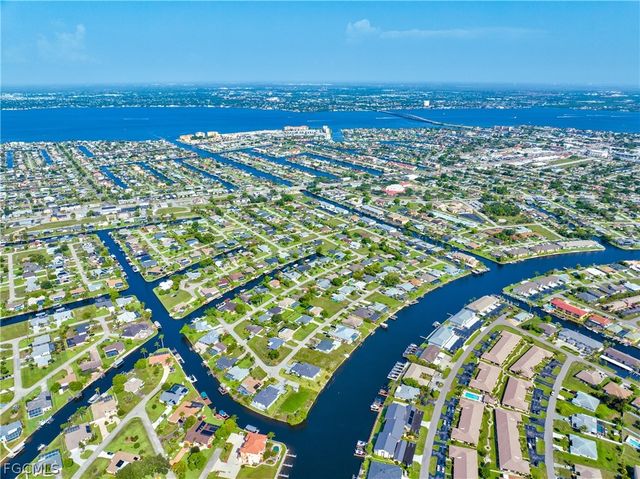 3804 SE 12th AVE, Cape Coral, FL 33904