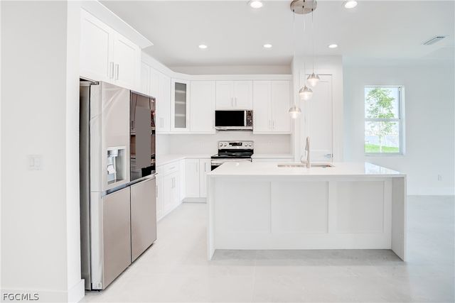 3804 SE 12th AVE, Cape Coral, FL 33904