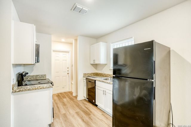 126 N San Ignacio, San Antonio, TX 78237