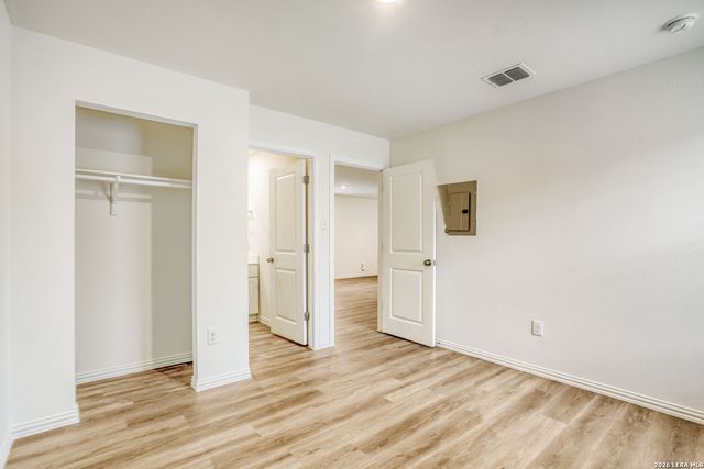 126 N San Ignacio, San Antonio, TX 78237