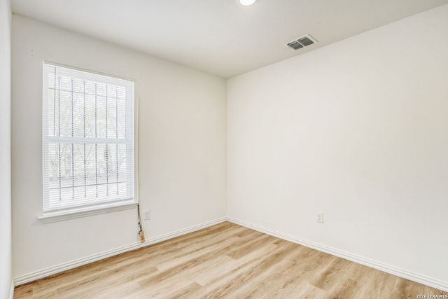 126 N San Ignacio, San Antonio, TX 78237