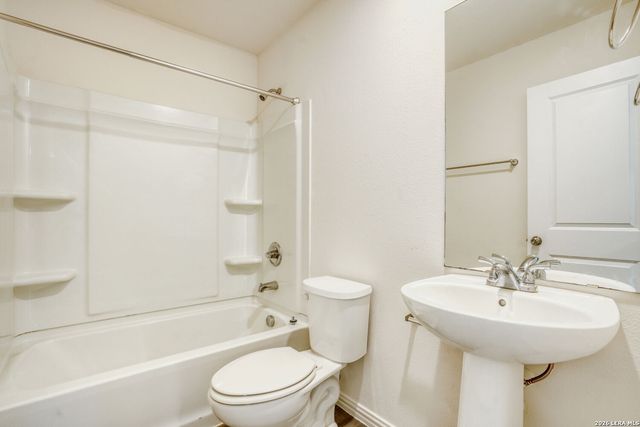 126 N San Ignacio, San Antonio, TX 78237