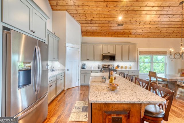 25 Ivy Log Heights SPUR 11, Young Harris, GA 30582