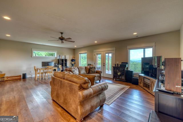 25 Ivy Log Heights SPUR 11, Young Harris, GA 30582