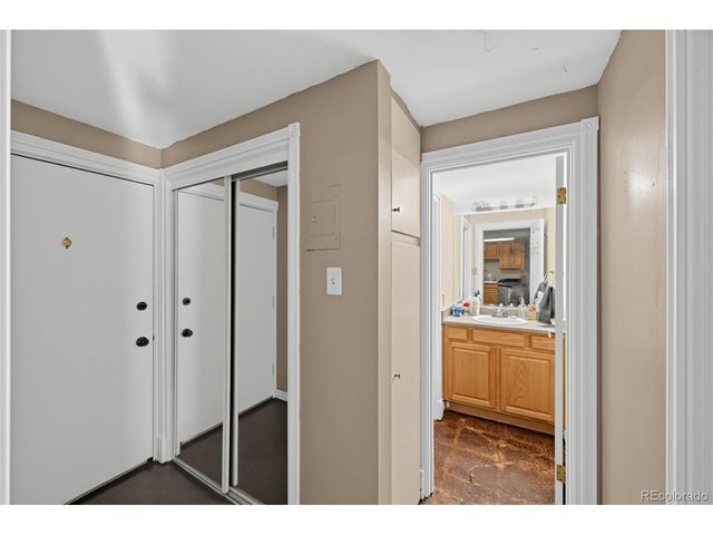 925 E 8th Ave 20, Denver, CO 80218