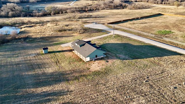 175 Flint Lane, Chico, TX 76431