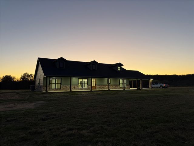 175 Flint Lane, Chico, TX 76431