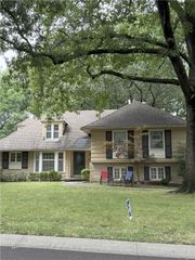 4402 W 63rd Terrace, Prairie Village, KS 66208