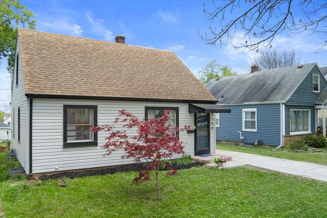 2108 93rd STREET, West Allis, WI 53227