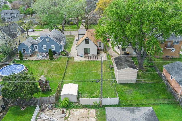 2108 93rd STREET, West Allis, WI 53227