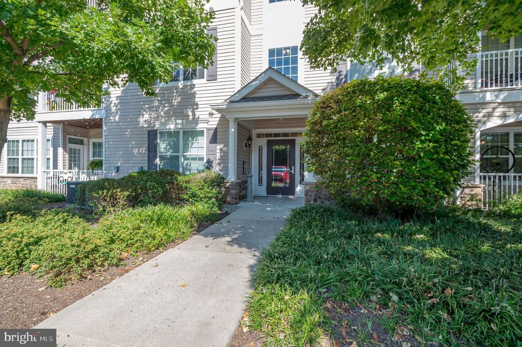 232 TIMBERLAKE DR, EWING, NJ 08618 — exterior