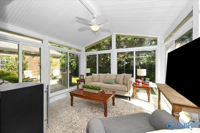 901 Parkside Court, Decatur, AL 35601