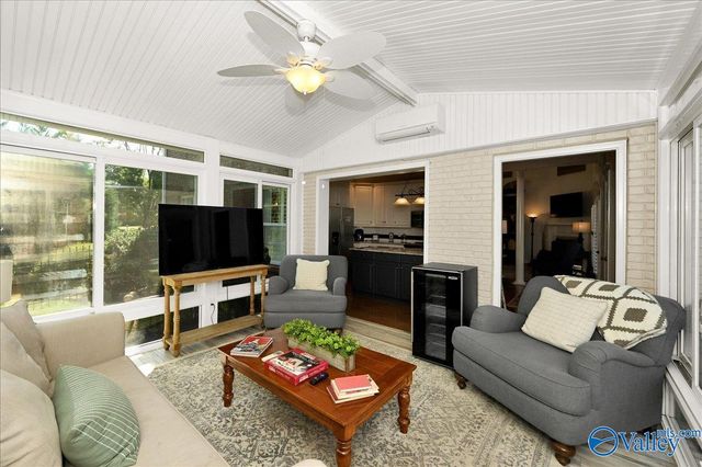 901 Parkside Court, Decatur, AL 35601