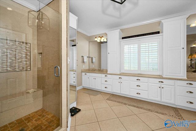 901 Parkside Court, Decatur, AL 35601