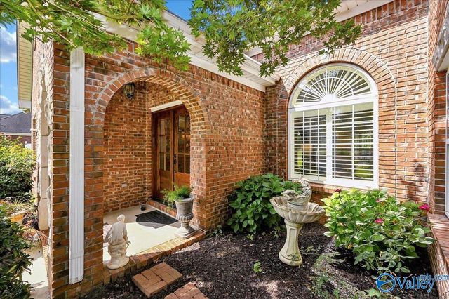 901 Parkside Court, Decatur, AL 35601