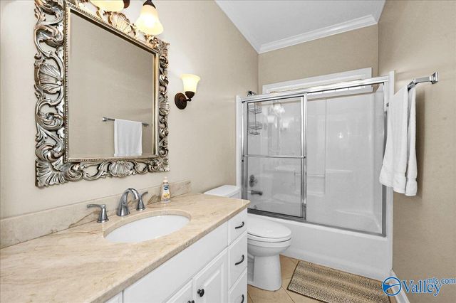 901 Parkside Court, Decatur, AL 35601