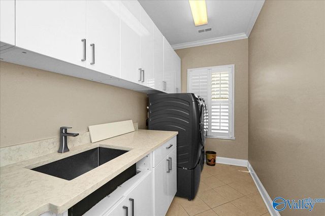 901 Parkside Court, Decatur, AL 35601