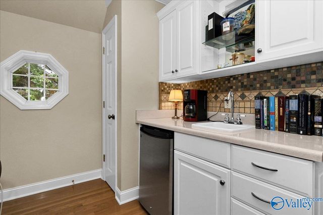 901 Parkside Court, Decatur, AL 35601