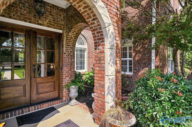 901 Parkside Court, Decatur, AL 35601