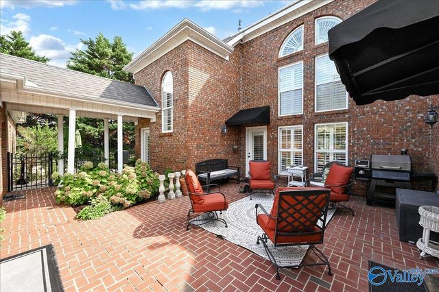 901 Parkside Court, Decatur, AL 35601