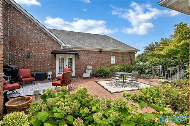 901 Parkside Court, Decatur, AL 35601