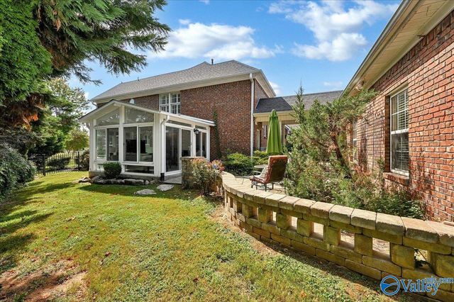 901 Parkside Court, Decatur, AL 35601