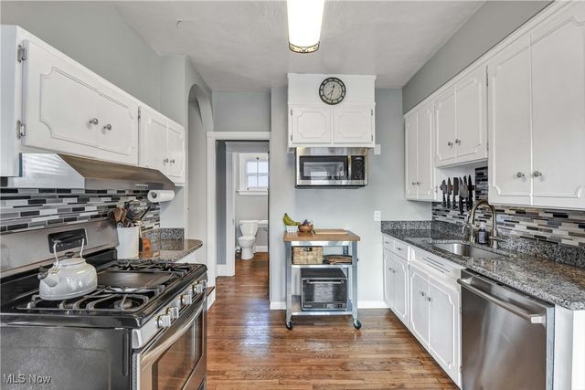 1381 Park Row, Lakewood, OH 44107