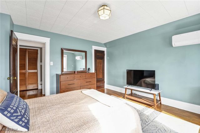 1381 Park Row, Lakewood, OH 44107