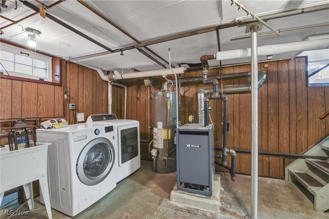 1381 Park Row, Lakewood, OH 44107