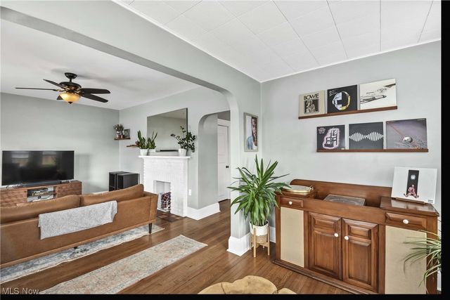 1381 Park Row, Lakewood, OH 44107