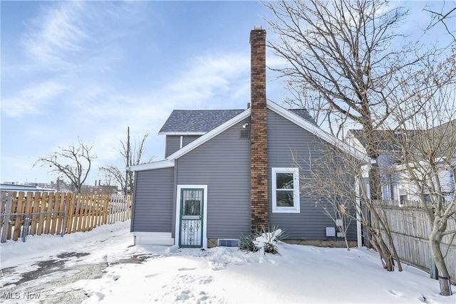 1381 Park Row, Lakewood, OH 44107