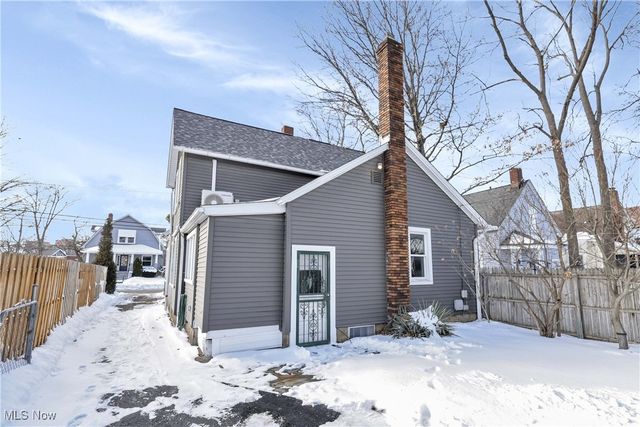 1381 Park Row, Lakewood, OH 44107