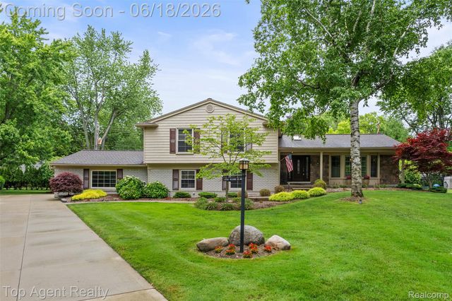 19700 Wilshire Boulevard, Beverly Hills Village, MI 48025