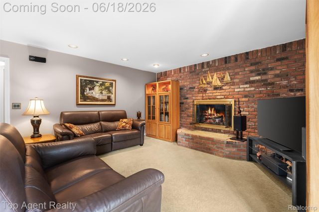 19700 Wilshire Boulevard, Beverly Hills Village, MI 48025