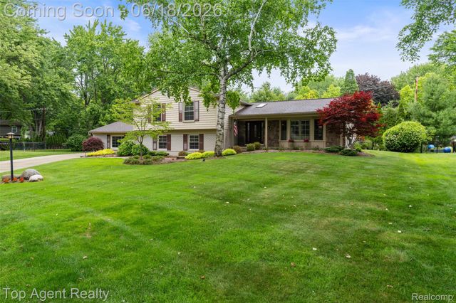 19700 Wilshire Boulevard, Beverly Hills Village, MI 48025