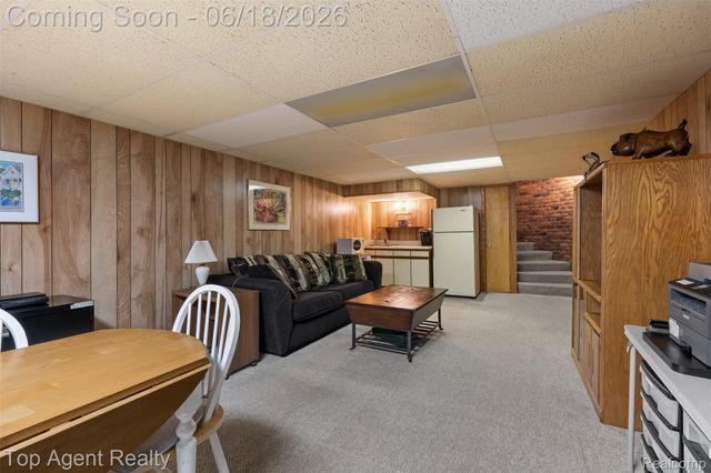 19700 Wilshire Boulevard, Beverly Hills Village, MI 48025