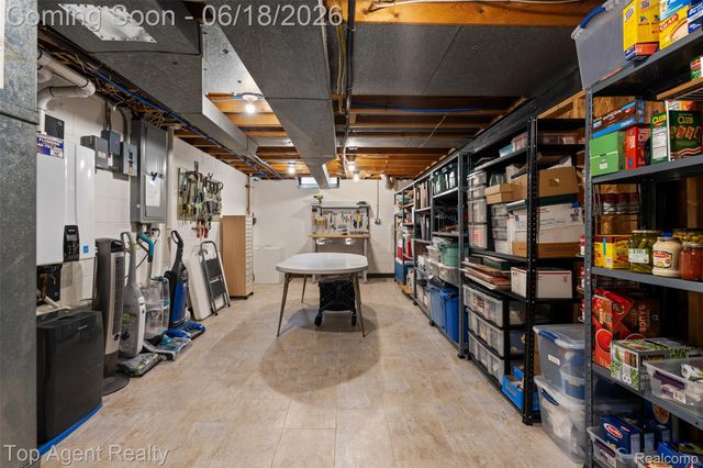 19700 Wilshire Boulevard, Beverly Hills Village, MI 48025