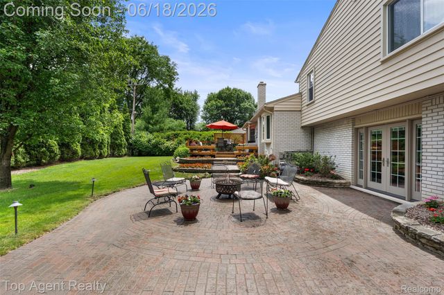 19700 Wilshire Boulevard, Beverly Hills Village, MI 48025
