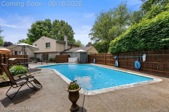 19700 Wilshire Boulevard, Beverly Hills Village, MI 48025