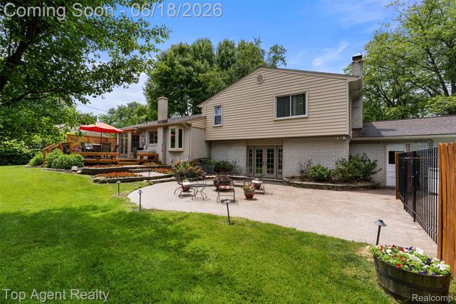 19700 Wilshire Boulevard, Beverly Hills Village, MI 48025