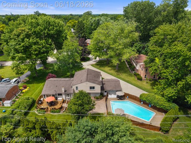 19700 Wilshire Boulevard, Beverly Hills Village, MI 48025
