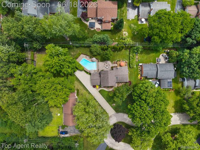 19700 Wilshire Boulevard, Beverly Hills Village, MI 48025
