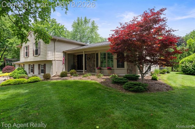 19700 Wilshire Boulevard, Beverly Hills Village, MI 48025