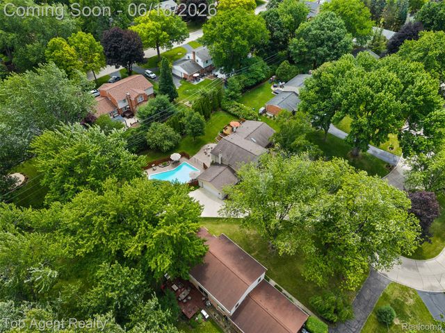 19700 Wilshire Boulevard, Beverly Hills Village, MI 48025