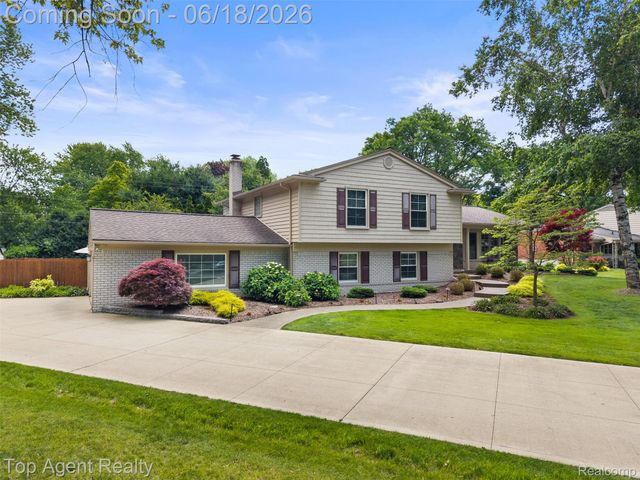 19700 Wilshire Boulevard, Beverly Hills Village, MI 48025