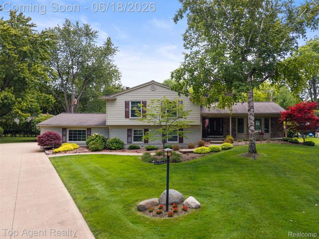 19700 Wilshire Boulevard, Beverly Hills Village, MI 48025
