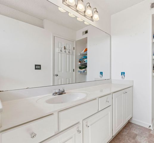 2181 Clearwater Dr Apt H, Myrtle Beach, SC 29575